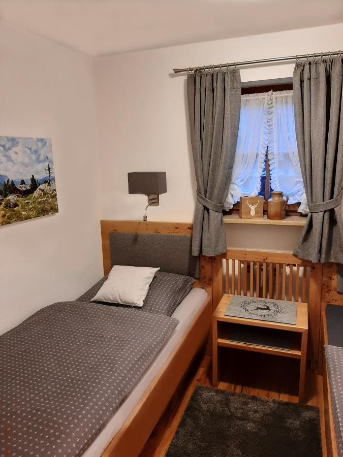 Haus Kirchplatz Apartment Reit im Winkl Bagian luar foto