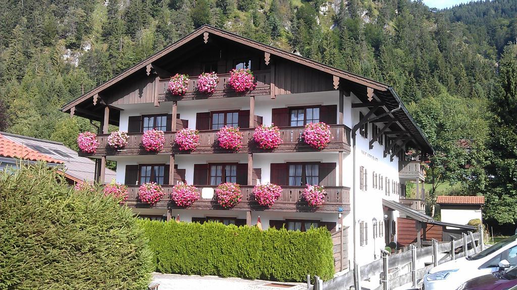 Haus Kirchplatz Apartment Reit im Winkl Bagian luar foto
